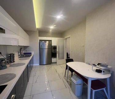 Beylikduzu Appartement | 180 m² Appartement ∙ 1 chambre ∙ 8 personnes