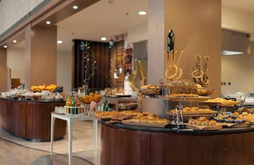 Buraydah Hôtel | 180 m² Hôtel ∙ 127 personnes