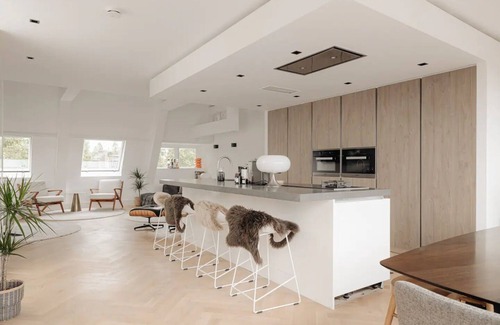 Oud-Zuid Appartement | 180m2 luxurious hidden gem, perfect for families with a dedicated elevator