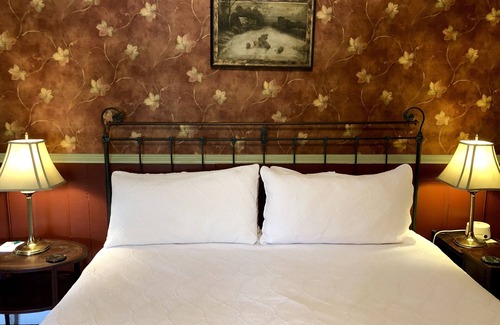 Lansing Lit Et Petit-Déjeuner | 1830s Historic Inn Ithaca NY, Room 8