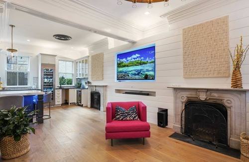 Thompson Square - Bunker Hill Maison | "1855 Grand Mansion In Historical Charlestown" 6 bed 4.5 bath Renovated 2021