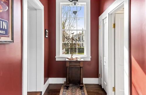 Natchez Maison | 1864 Little Brick - 1 Bed, 1 Bath, Full Kitchen, Pet Friendly with fee, Washer & Dryer