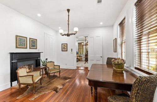 Natchez Maison | 1864 Little Brick - 1 Bed, 1 Bath, Full Kitchen, Pet Friendly with fee, Washer & Dryer