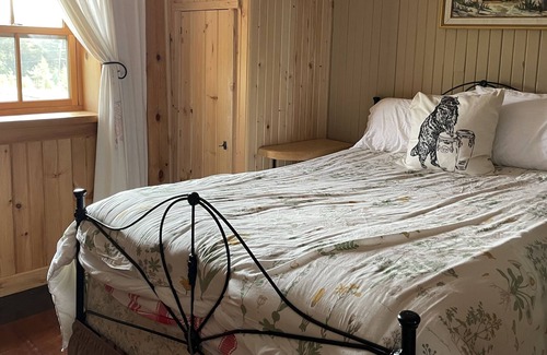 Unorganized Centre Parry Sound Autre | 1820's Farmhouse in the Heart of Canadian Wilderness