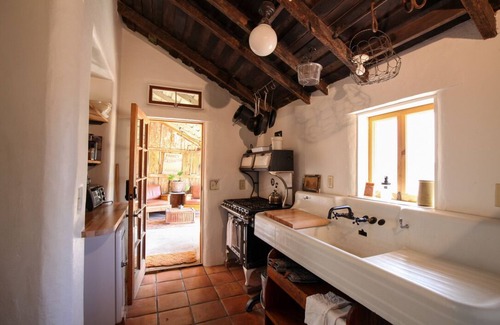 Barrio Viejo Maison | 1890's Rootbeer Adobe House