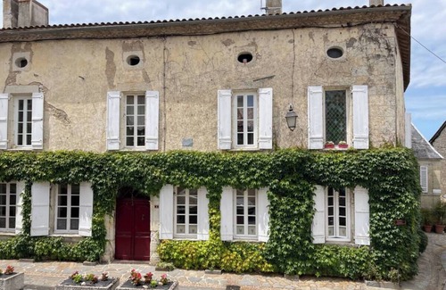 Saint-Aulaye-Puymangou Maison | 18th century manor house - Périgord vert
