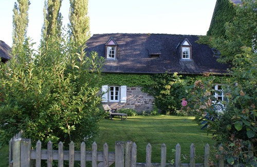Dampniat Maison | Moulin du 18ème prestations et décoration soignées en bords de riviere