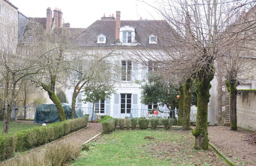 Joigny Maison | Hôtel particulier XVIIIeme centre historique Joigny