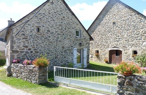 Sarroux-Saint-Julien Maison | 190 m² Gîte ∙ 4 chambres ∙ 8 personnes