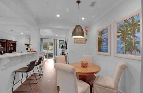 Epworth Acres Maison | 1903 Mariner's Circle