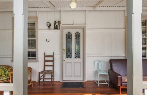 Eumundi Maison | 1910 Retro Styled, Pet Friendly, Traditional Queenslander Home