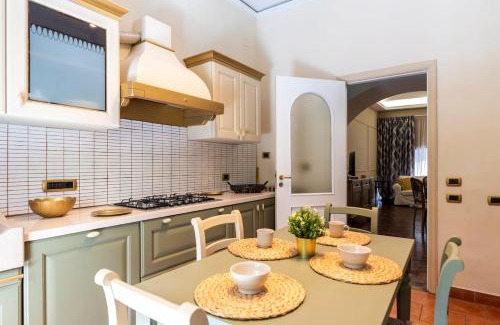 Arenella Appartement | 1912 - Marinelli House