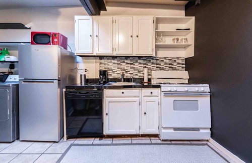 Washington Square West Appartement | 1918 Duplex with Character City Center