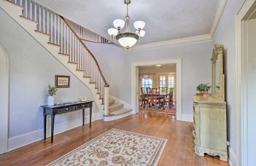 Corsicana Maison | 1920s Corsicana Home - Spacious Group Getaway!
