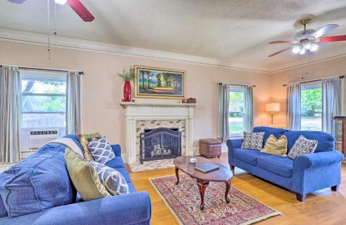 Corsicana Maison | 1920s Corsicana Home - Spacious Group Getaway!