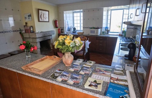 Vila Ruiva Villa | Beautiful 8 Bed Cottage in Celorico with Pool