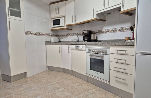 Gijon Appartement | 1A143 Amplio apartamento junto a la playa con masc