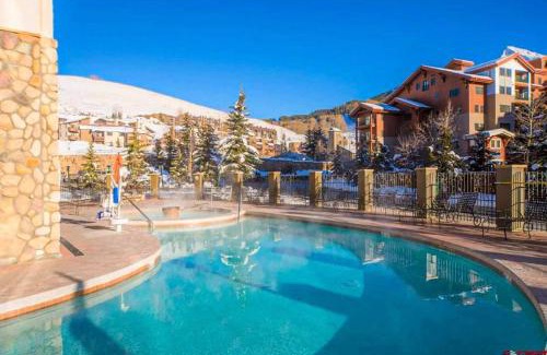 Crested Butte Maison | 1bd SUITE 504 Perfect Location with Pool and Hot Tub