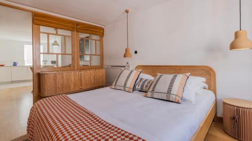 Merces Appartement | 1BDR Apartment with Terrace and View by LovelyStay