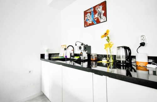 Sofia City Center Appartement | 1BDR | Quiet Str | Vitoshka Area | AC