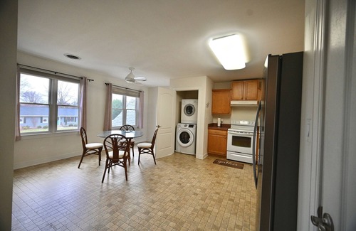 Rehoboth Beach Appartement | 1Bedrm + full kitchen and minutes to beach& a block to trail.