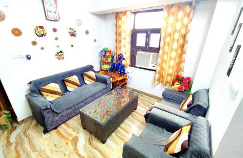 Hazratganj Appartement | 1BHK Independent Flat at CENTRAL LOCATION HAZRATGANJ