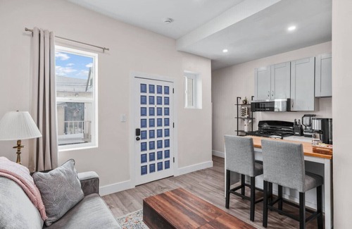 Grant Hill Appartement | 1BR+1BA | Cozy, Central | Laundry+Free Parking