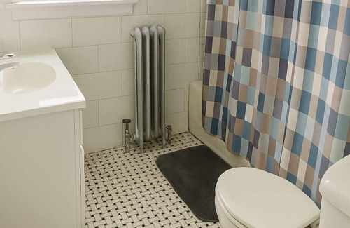 Cragin Appartement | 1BR 1BA Windy City Hideout - Lockwood rep