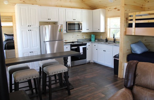 Shreveport Cabine | 1BR, 1Bath Stone Cabin with Hot Tub and Spectacular View