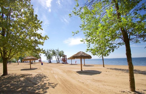 Saint-Zotique Appartement | 1BR Apartment by the Water - 40 mins to Montreal /Airport /Autoroute 20 access