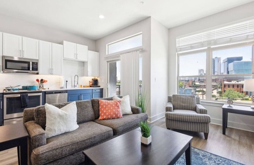 Deep Ellum Appartement | 1BR Apt with Pool, Gym, and Free Parking