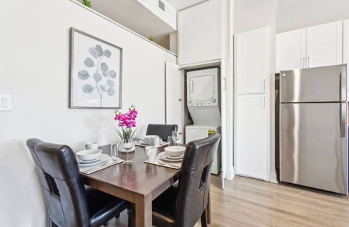 Deep Ellum Appartement | 1BR Apt with Pool, Gym, and Free Parking