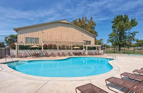 Afton Copropriété | 1br Condo Family Fun on the Beach, Golf, Boating!