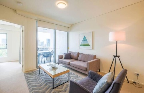 Bowen Hills Appartement | 1BR Executive Apartment with Pool & Gym - Sleeps 3
