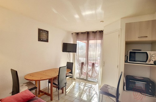Lamalou-les-Bains Appartement | Appart F2 avec terrasse, parking et wifi à Lamalou