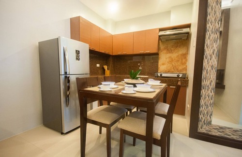 Talomo District Appartement | 1br Condo / Hôtel entièrement meublé NF Suites Davao