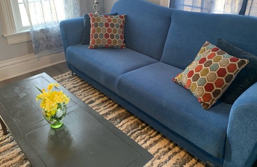 Canton Appartement | 1BR Rental with Retro Flair