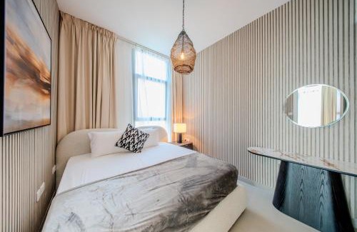 Sharjah Appartement | 1BR The Golden Souq by Blue Cloud Holidays