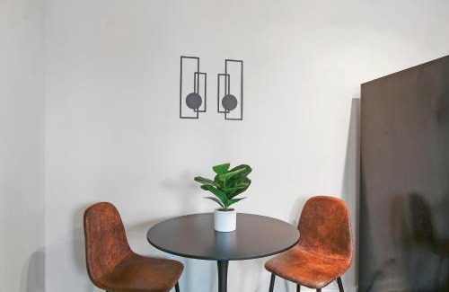 Hyde Park Appartement | 1BR Tranquil Hyde Park Apartment - Harper 202 & 402 rep