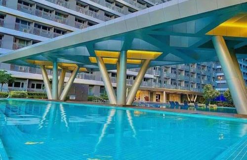 Highway Hills Appartement | 1BR w/Balcony near Megamall: The Admiral‘s Lounge