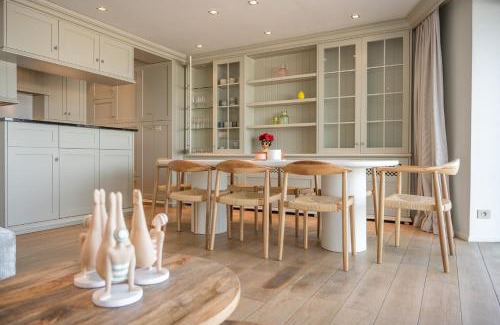 Mellet Appartement | 1e Verdiep appartement op de zeedijk in Knokke met 3 slaapkamers voor max 7 pers