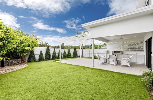 Upper Kedron Maison | 1min to Shop! BrandNew 4BR Modern Home Central A/C