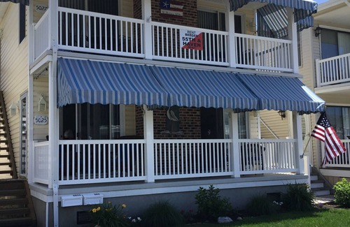 South End Maison | Maison de plage au 1er étage OC, extrémité sud de l'île; à seulement 2,5 pâtés de maisons de la plage!