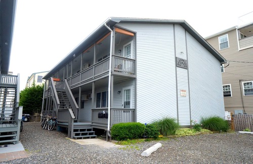 Sea Isle City Copropriété | Une courte promenade de la plage et de la promenade. Près des boutiques et restaurants.