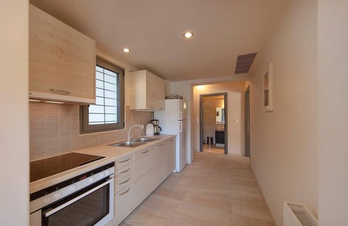 Katakali Appartement | 1st Floor at Crystal View Villa