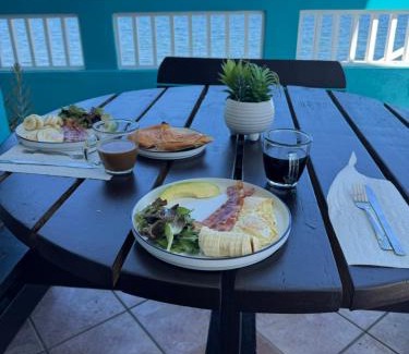 Guanajibo Appartement | 1st Floor Beachfront Sleeps 6 Walkable Snorkeling