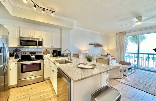 Miramar Beach Copropriété | 1st Floor! CELADON BEACH ~ $157/nt Sept 19-28 ~2 Private Parking Spaces~FREE Beach Chair Service!