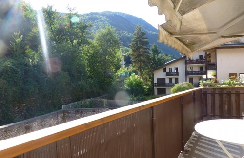 Brides-les-Bains Appartement | 250m du centre station, 1er étage, vue forêt, balcon, parking, télévision, casier à ski, 68m²