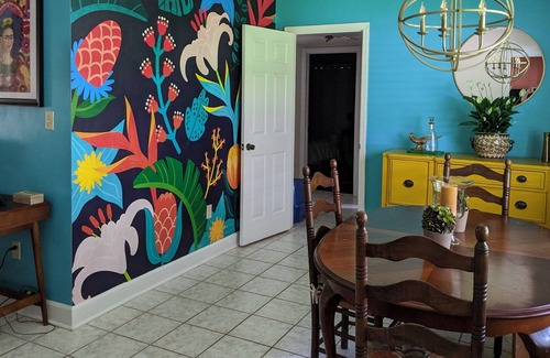 Tallahassee Maison | Confortable, éclectique, privé bungalow Mid-Town w / une table de ping-pong et piano!