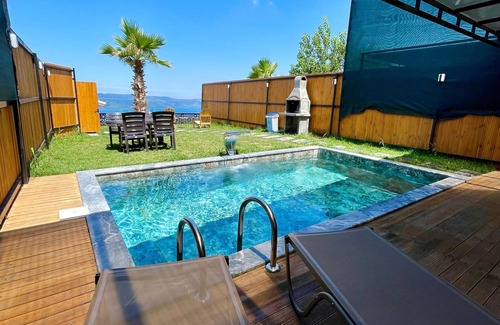 Sapanca Maison | 2+1 Heated Private Pool - Lake View - 5 Person Bungalow in Dibektaş